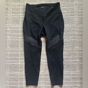 OLD NAVY • Go Dry Leggings with Ribbed Detail